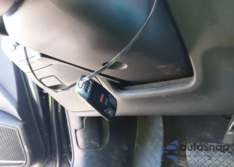 2017 Audi A4 2.0T Premium z USA, uszkodzony, nr VIN WAUENAF45HN009067